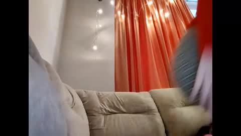 Annie online show from January 5, 10:21 am