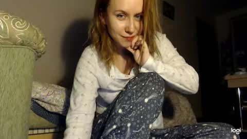 Annie online show from February 12, 4:24 pm