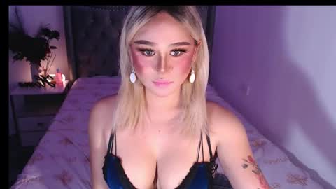 Snapshot of superh0tangelxx chatting on January 24, 1:56 am CARMINA online show from January 24, 1:56 am