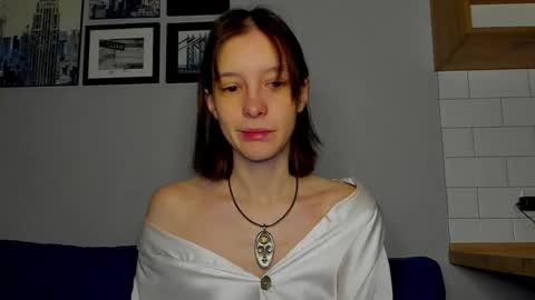 Una online show from November 21, 1:15 am