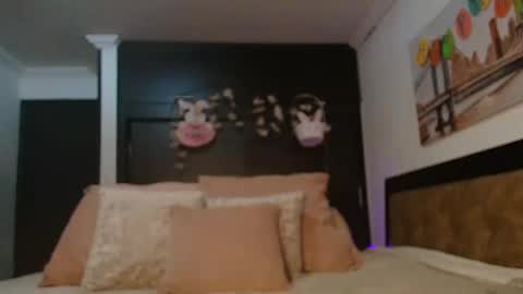 surella32 online show from March 30, 2:23 am