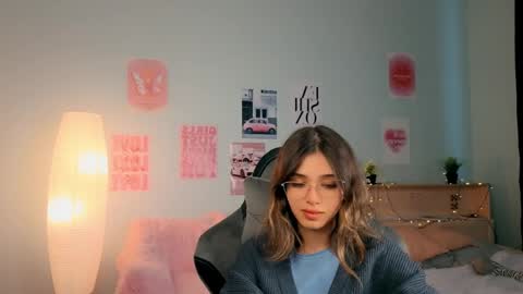 Sara online show from April 4, 1:08 pm