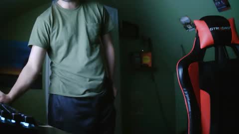 surferdude_here online show from October 9, 7:17 am