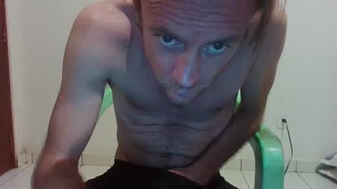 Snapshot of surfsup34 chatting on December 4, 2:53 am surfsup34 online show from December 4, 2:53 am