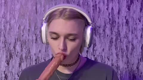 Snapshot of susan228 chatting on January 24, 6:25 pm Vladiva online show from January 24, 6:25 pm