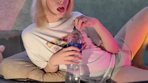 Snapshot of susan228 chatting on November 12, 9:36 pm Vladiva online show from November 12, 9:36 pm