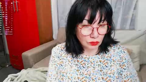 Snapshot of susanflower chatting on January 14, 5:40 am Susan online show from January 14, 5:40 am