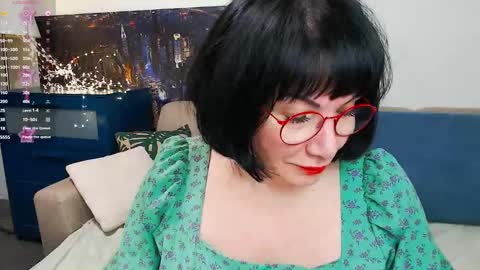 Snapshot of susanflower chatting on February 12, 6:08 am Susan online show from February 12, 6:08 am