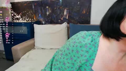 Snapshot of susanflower chatting on February 15, 8:22 am Susan online show from February 15, 8:22 am