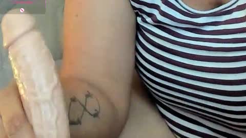 Amelia  online show from January 5, 5:27 pm