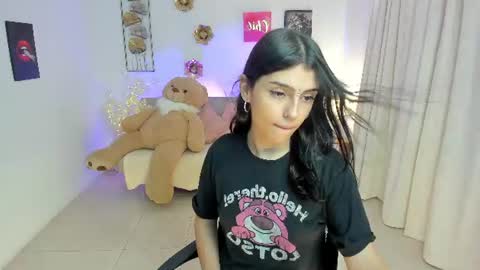 Snapshot of susi_doll1 chatting on June 23, 2:26 pm susi_doll1 online show from June 23, 2:26 pm