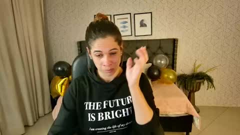   online show from December 22, 12:27 pm