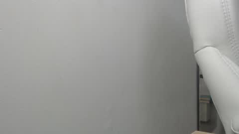 Snapshot of sussy_leon chatting on December 3, 12:16 pm sussy leon online show from December 3, 12:16 pm