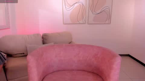 Snapshot of sussybell_ chatting on October 2, 7:43 pm Sussy Bell online show from October 2, 7:43 pm