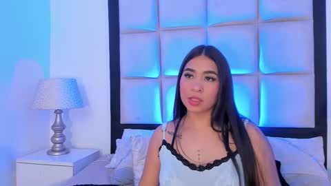 Snapshot of sussyfoxx_ chatting on February 13, 12:34 pm sussyfoxx_ online show from February 13, 12:34 pm