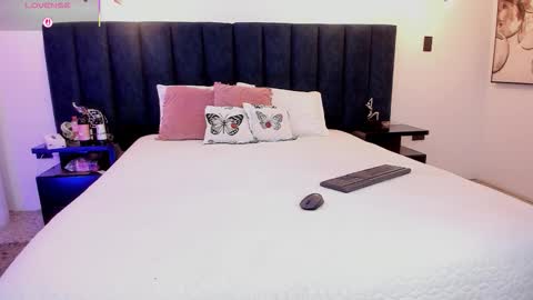 susyy online show from December 14, 8:35 pm