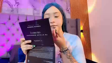 suxan_white online show from March 25, 1:06 pm