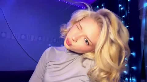 Stacy online show from March 24, 9:20 pm