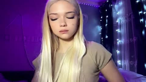 Stacy online show from April 8, 10:43 pm