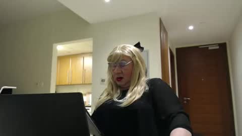 My name is Sissy or more fully Suzanna Aprilia Maria Mariquita Catarina Chinita Banci. Soy una puta - que chimba ladybug online show from April 24, 3:47 pm