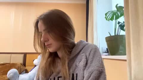 Emila online show from April 16, 7:53 am