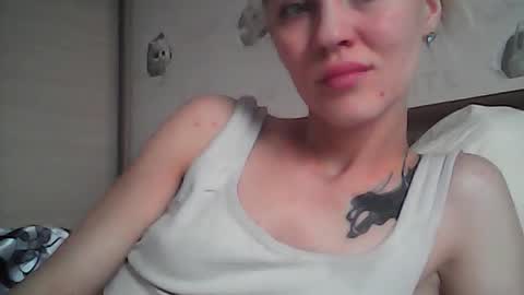 Suzie Jenny online show from June 26, 9:14 am