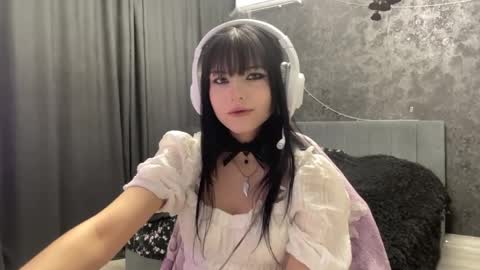 EmilySuonn online show from March 31, 7:36 pm