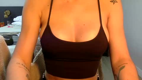 The real sugar baby   Suzy Summer   online show from January 1, 2:31 pm