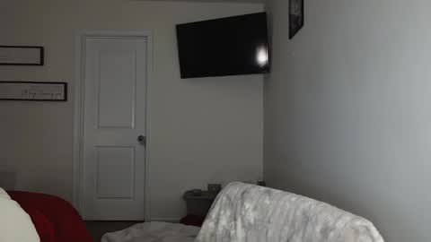 Snapshot of svtf2323 chatting on February 22, 12:49 am SV online show from February 22, 12:49 am