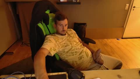 Snapshot of swaicy1990 chatting on October 4, 8:18 pm swaicy1990 online show from October 4, 8:18 pm