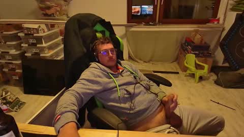 Snapshot of swaicy1990 chatting on November 14, 11:35 pm swaicy1990 online show from November 14, 11:35 pm