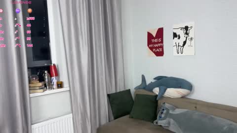 Chloe online show from February 19, 4:36 pm