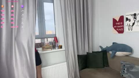 Chloe online show from March 1, 2:30 pm