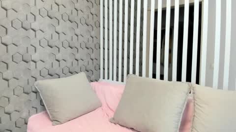 Snapshot of sweeety_peach chatting on May 25, 8:42 am sweeety_peach online show from May 25, 8:42 am