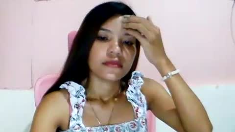 Snapshot of sweet01pinay chatting on June 13, 2:59 pm sweet01pinay online show from June 13, 2:59 pm