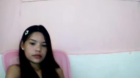 Snapshot of sweet01pinay chatting on June 19, 3:44 am sweet01pinay online show from June 19, 3:44 am