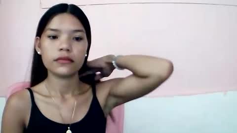 Snapshot of sweet01pinay chatting on June 24, 3:05 am sweet01pinay online show from June 24, 3:05 am