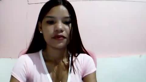 Snapshot of sweet01pinay chatting on July 5, 1:29 pm sweet01pinay online show from July 5, 1:29 pm