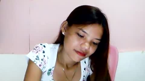 Snapshot of sweet01pinay chatting on July 31, 1:54 pm sweet01pinay online show from July 31, 1:54 pm
