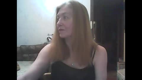 sweet4blonde609 online show from December 4, 12:47 pm