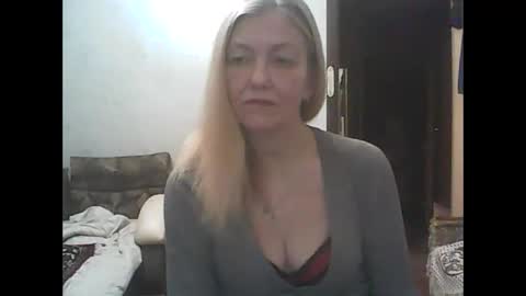 sweet4blonde67 online show from December 22, 6:48 pm