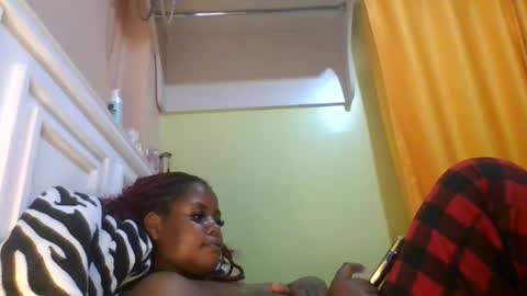 Snapshot of sweet52537 chatting on February 4, 6:14 pm sweet52537 online show from February 4, 6:14 pm