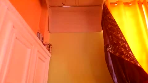 Snapshot of sweet52537 chatting on February 10, 11:25 am sweet52537 online show from February 10, 11:25 am