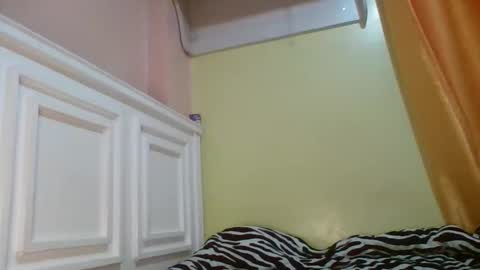 Snapshot of sweet52537 chatting on February 23, 9:45 pm sweet52537 online show from February 23, 9:45 pm