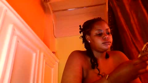 Snapshot of sweet52537 chatting on February 26, 11:09 am sweet52537 online show from February 26, 11:09 am