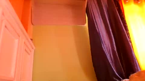 Snapshot of sweet52537 chatting on February 28, 10:49 am sweet52537 online show from February 28, 10:49 am