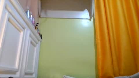 sweet52537 online show from April 13, 6:13 pm