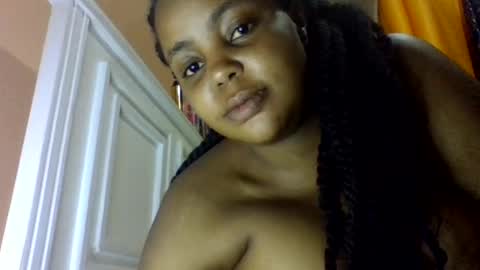 Snapshot of sweet52537 chatting on July 2, 9:43 pm sweet52537 online show from July 2, 9:43 pm
