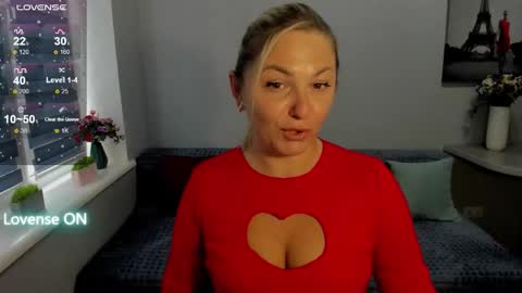 Snapshot of sweet___margaret chatting on October 20, 11:32 am Margaret online show from October 20, 11:32 am