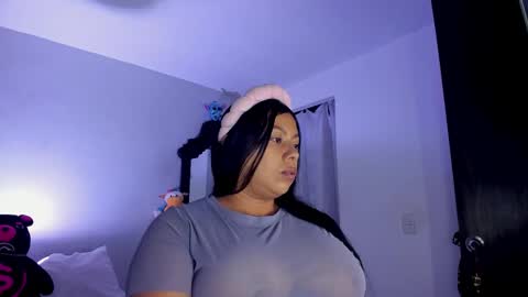 Snapshot of sweet__evil_ chatting on February 23, 11:35 pm sweet online show from February 23, 11:35 pm